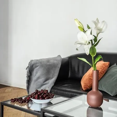 Oomph Timeless Quaint Quarter Apartment *
