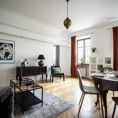 Διαμέρισμα Oomph Timeless Quaint Quarter