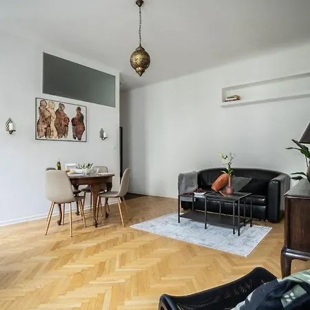 Oomph Timeless Quaint Quarter Βαρσοβία